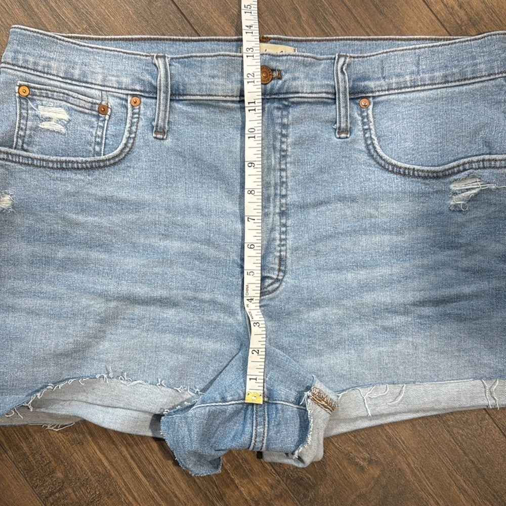 Madewell High Rise Denim Shorts Light Wash Distressed Size 31 - Picture 11 of 16